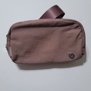 NWT Lululemon Everywhere Belt Bag 1L, Twilight Rose